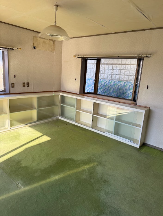 残置物撤去後の空いた部屋の様子